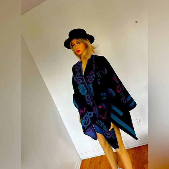 Floral Pattern Shawl , Poncho, purple, pink and black - Picture 12 of 14
